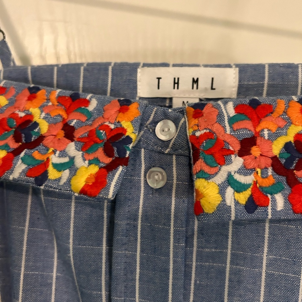 NWOT THML pinstrip denim dress with gorgeous floral embroidery and tie back - Picture 4 of 8